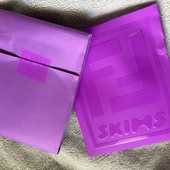 Fendi Skims skimpy scoop bra limited edition - Picture 7 of 10